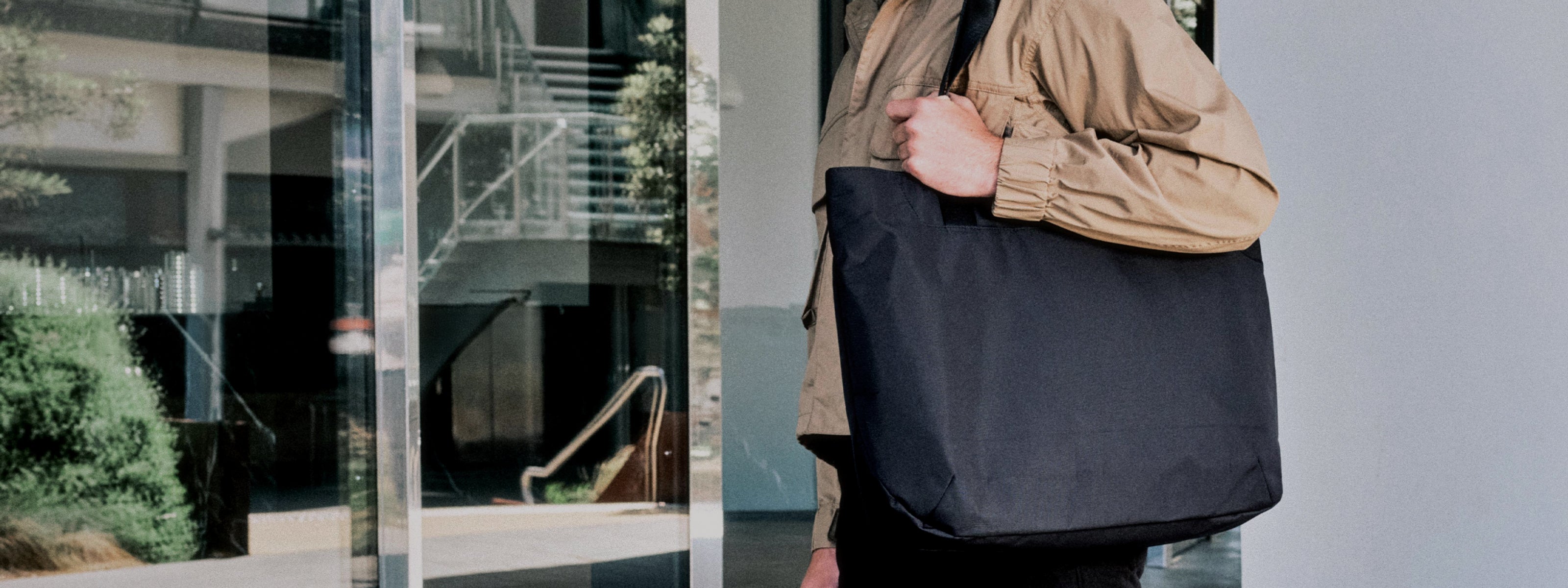 Totes & Shoulder Bags