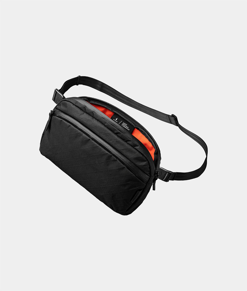 アルパカ ショルダーバッグ FLIGHT SLING 2L ULTRADYNE Flight Sling (2L) - Ultradyne