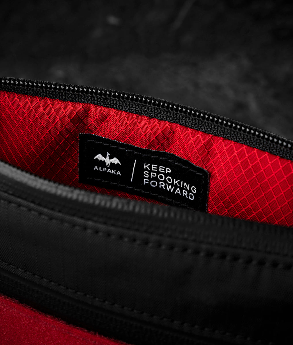 Zip Pouch Max V2 – Vampire Edition
