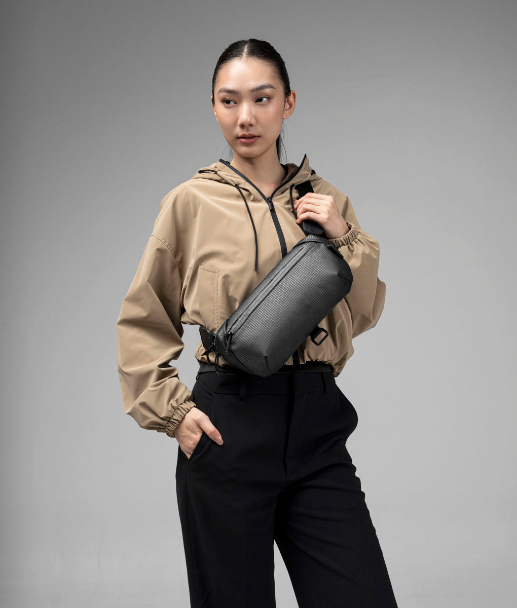 m*m様 ALPAKA Sling ブラック ショルダーバッグ Momentum Sling