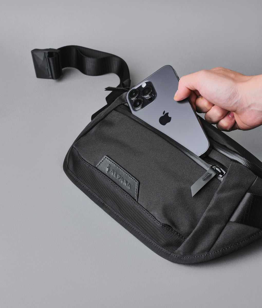バッグ ALPAKA BRAVO SLINGMINI KODRA BLACK Bravo Sling Mini V2