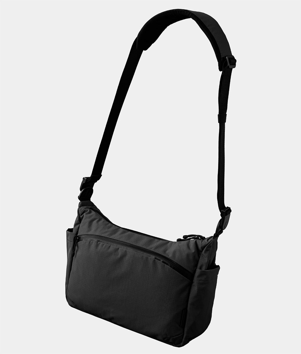 ALPAKA Flight Satchel - Black | Axoflux 210D