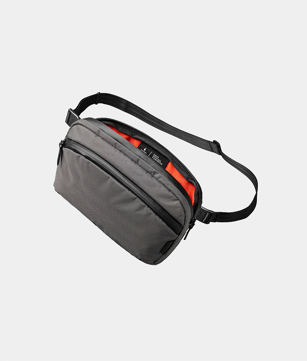 アルパカ ショルダーバッグ FLIGHT SLING 2L ULTRADYNE Flight Sling (2L) - Ultradyne
