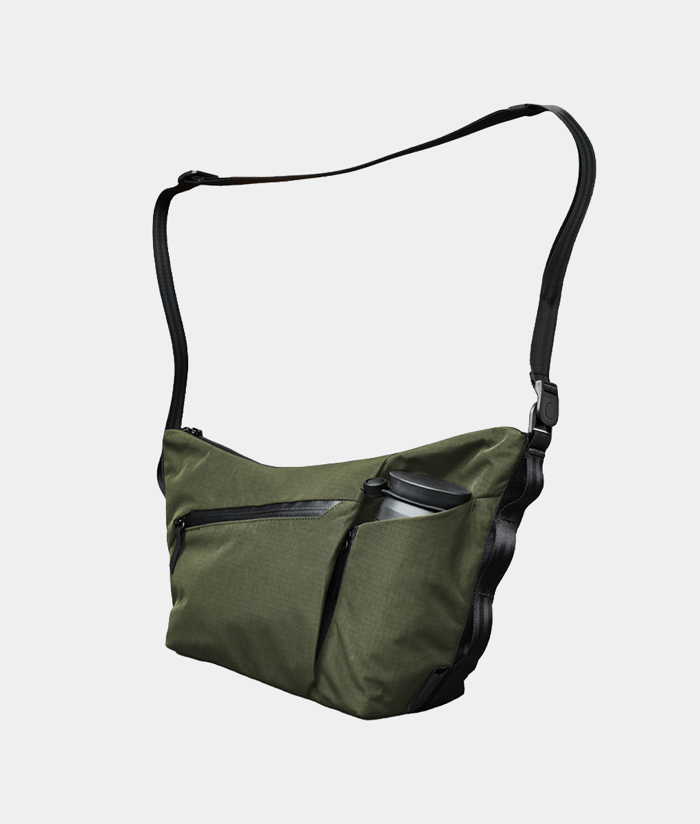 バッグ AliK Flow Satchel (4L)