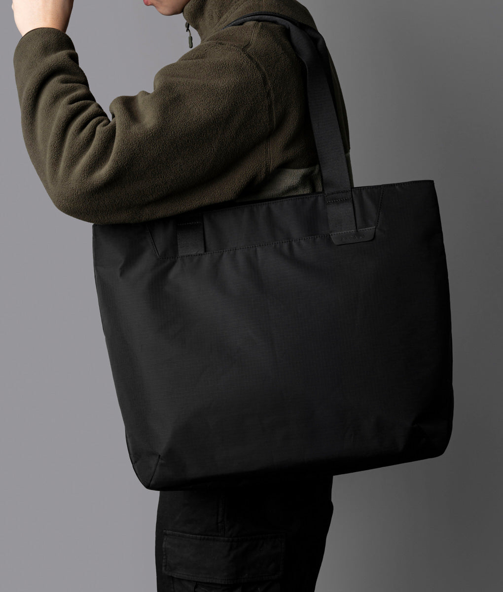 Elements Tote (L)