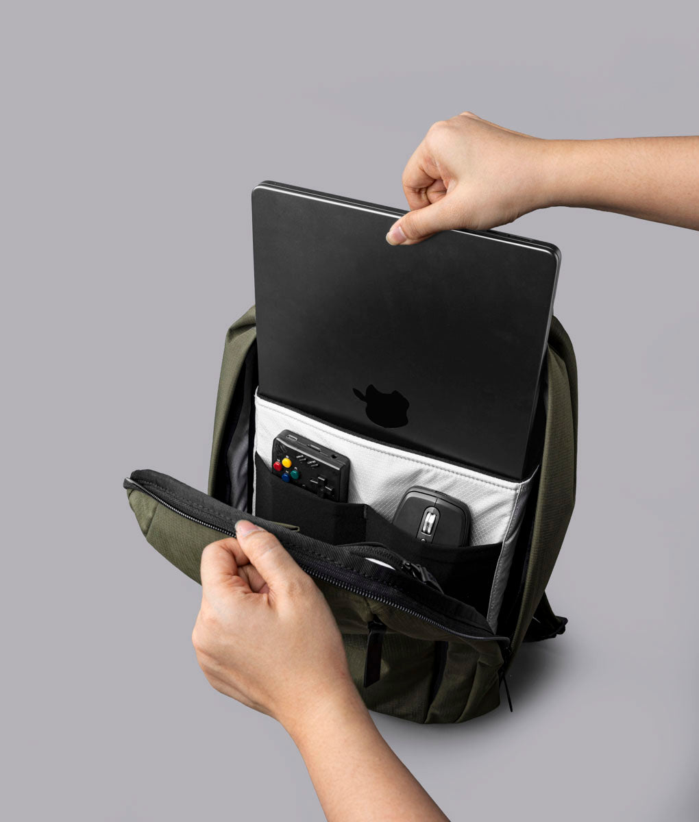 ALPAKA METRO BACKPACK 12L ブラック ALPAKA Metro Backpack 12L - YouTube