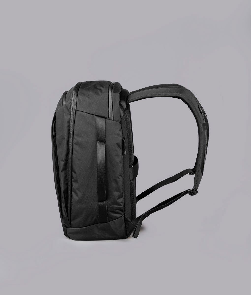 ALPAKA ／ TRAVERSE BACKPACK（Black） Alpaka Traverse Backpack Review (HONEST Pros & Cons) - Nomads Nation