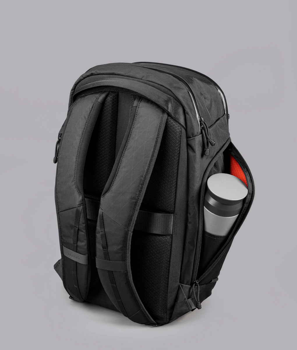ALPAKA ／ TRAVERSE BACKPACK（Black） Alpaka Traverse Backpack Review (HONEST Pros & Cons) - Nomads Nation