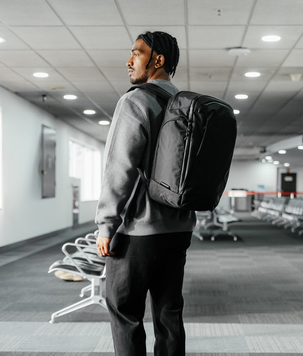 ALPAKA ／ TRAVERSE BACKPACK（Black） ALPAKA Traverse Backpack Deep Dive - YouTube