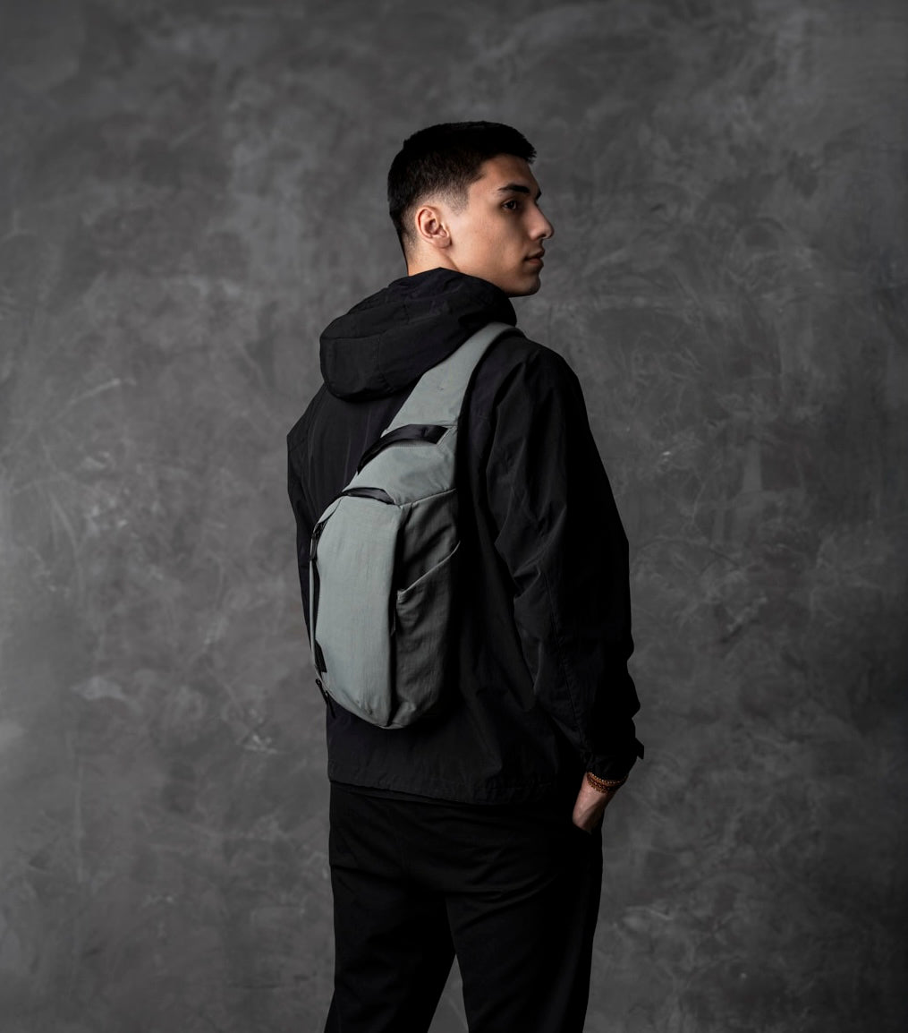 ALPAKA (アルパカ) Metro Crossbody Right Metro Crossbody (Right)