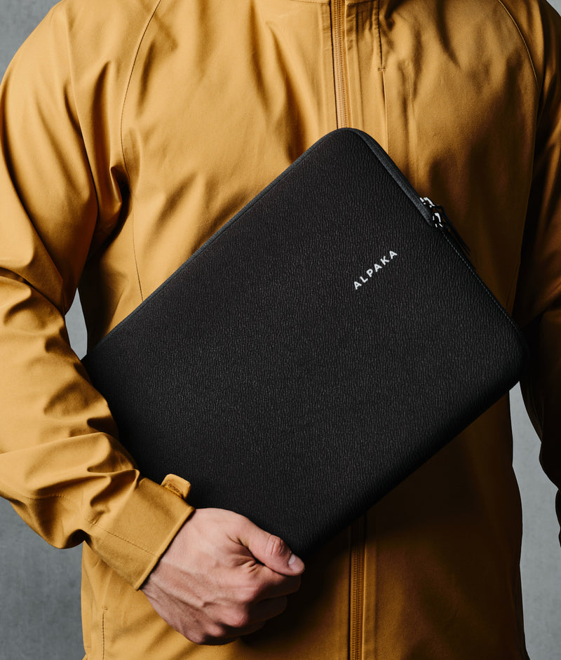 TheCultured Slim Laptop Bag - Tan - Buy Online | LederMann