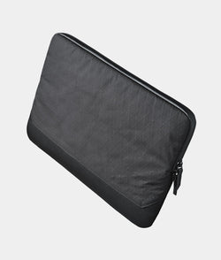 Black nylon 16 laptop sleeve