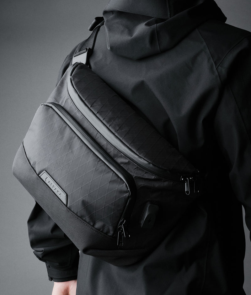 Alpha Messenger Black VX42 - Limited Edition - RE:CARRY